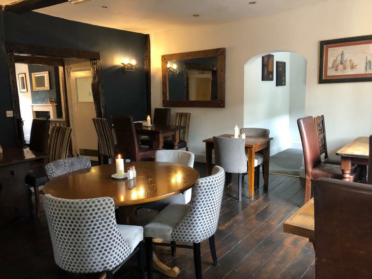 The Fox Inn 3*